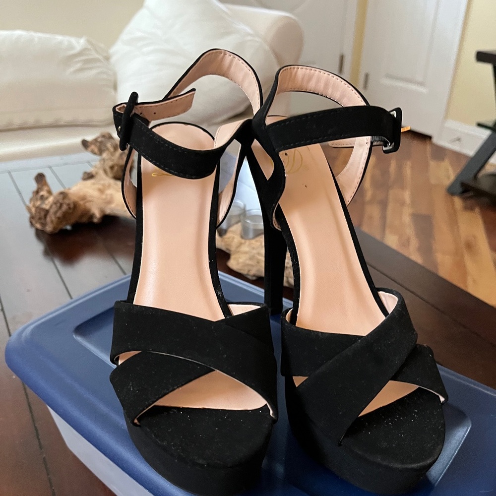Black Velvet Prom shoes